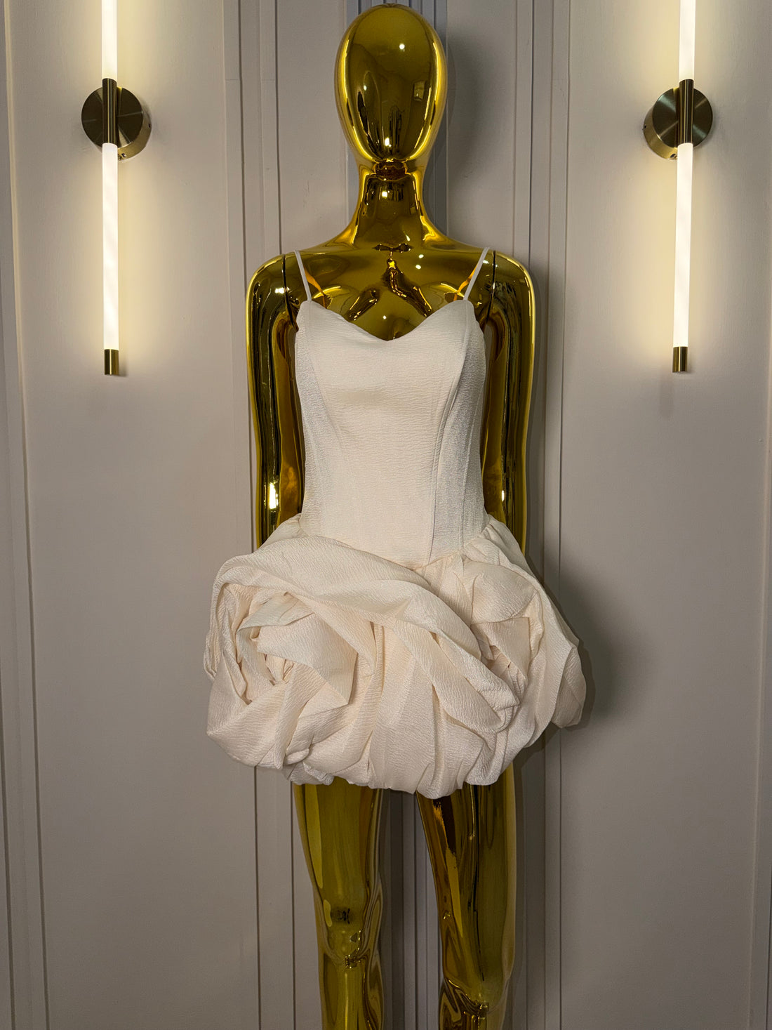 Vestido chic beige